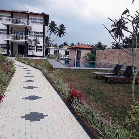 Blue Beach Villa Wadduwa Bagian luar foto